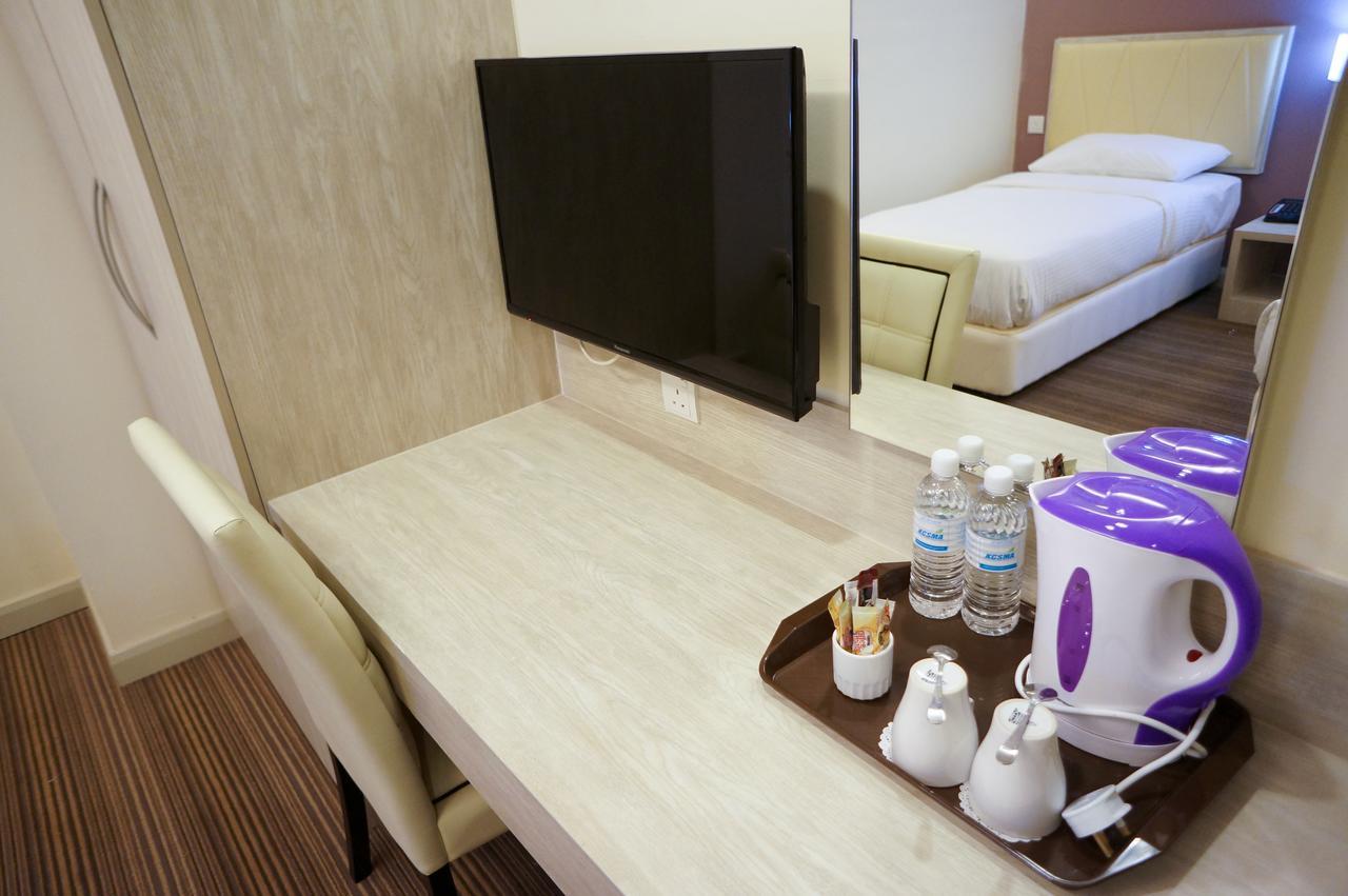 Kosma Business Hotel Kuantan Bagian luar foto