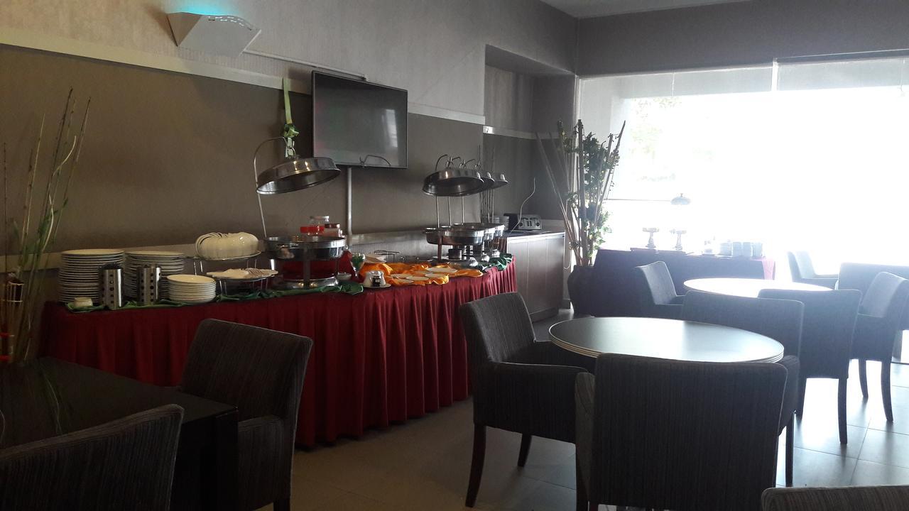 Kosma Business Hotel Kuantan Bagian luar foto
